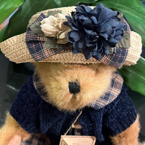 Boyd’s Bear - "Faye O. Bearsly" Limited Edition - Best Dressed Series - Picture 8 of 9